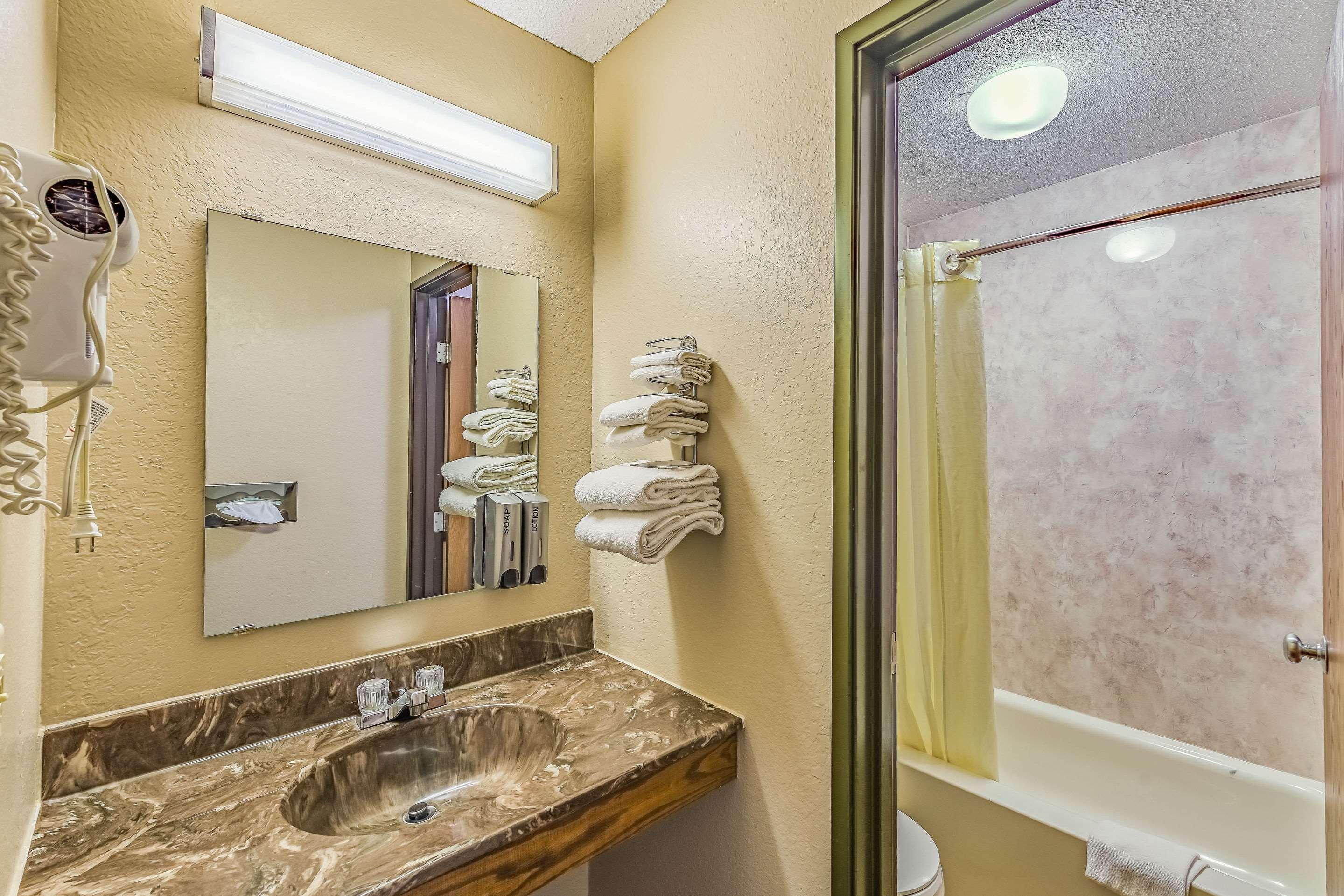 Rodeway Inn Saint Joseph Εξωτερικό φωτογραφία